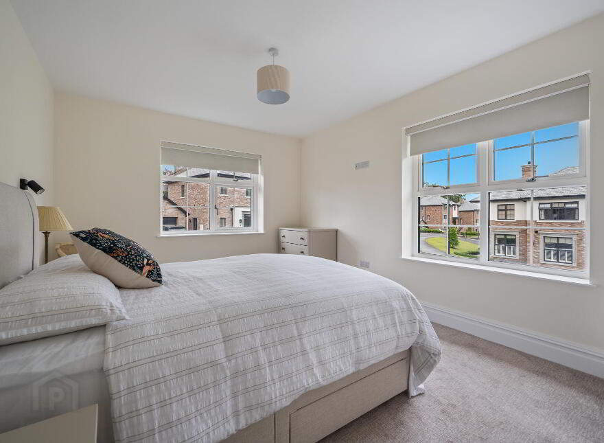 28 Cromlyn Wood, Hillsborough, BT26 6TX