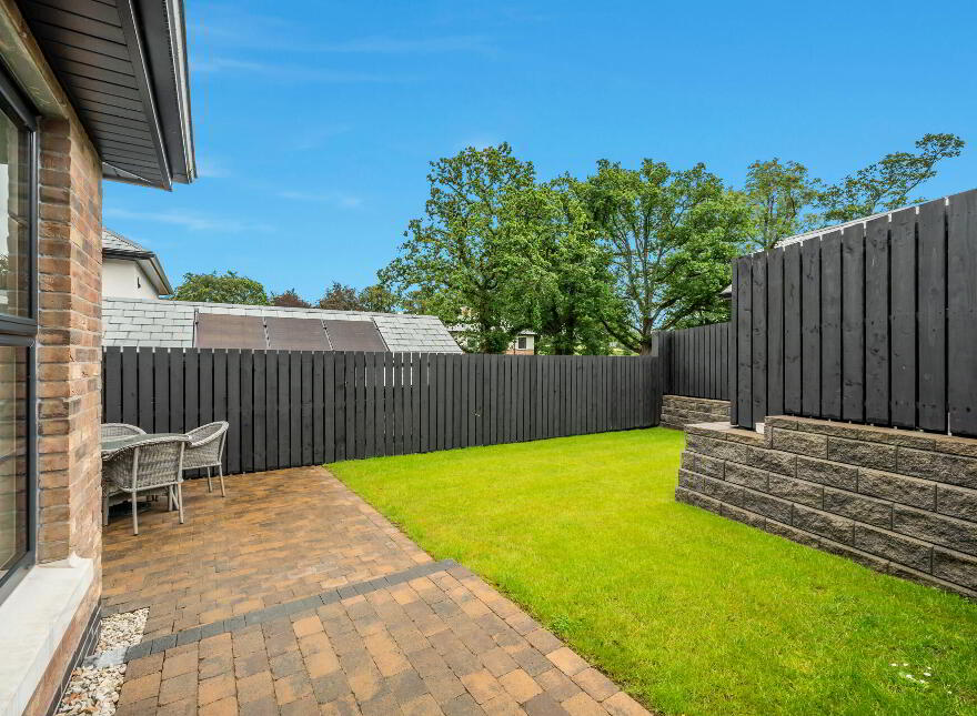 28 Cromlyn Wood, Hillsborough, BT26 6TX