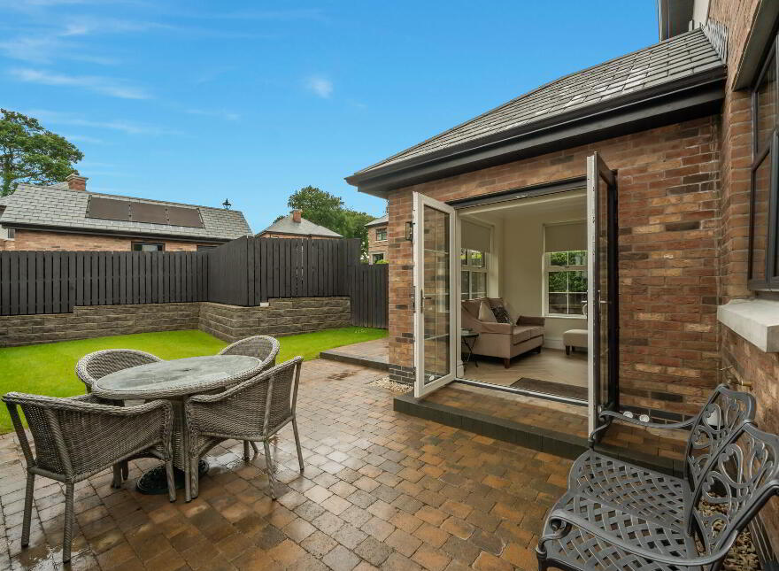 28 Cromlyn Wood, Hillsborough, BT26 6TX
