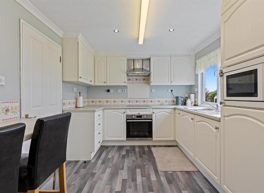 10 Swallow Crescent, Ballyhalbert, Newtownards, BT22 1BF