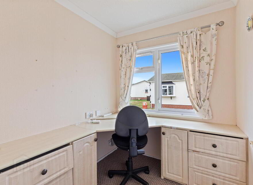 10 Swallow Crescent, Ballyhalbert, Newtownards, BT22 1BF