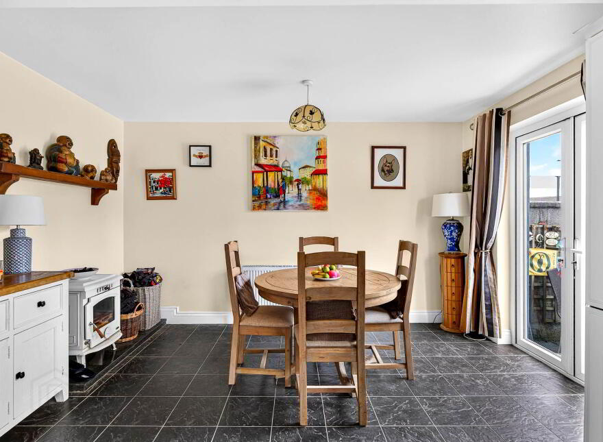 17 Ashfield Drive, Station Road, Ballinasloe, H53F752