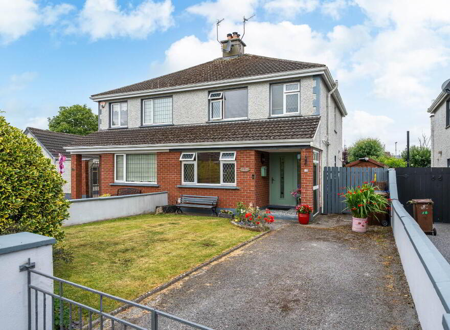 17 Ashfield Drive, Station Road, Ballinasloe, H53F752