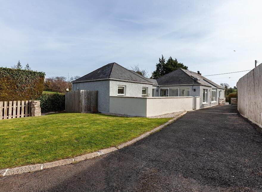 92 Dromore Road, Royal Hillsborough, BT26 6HU
