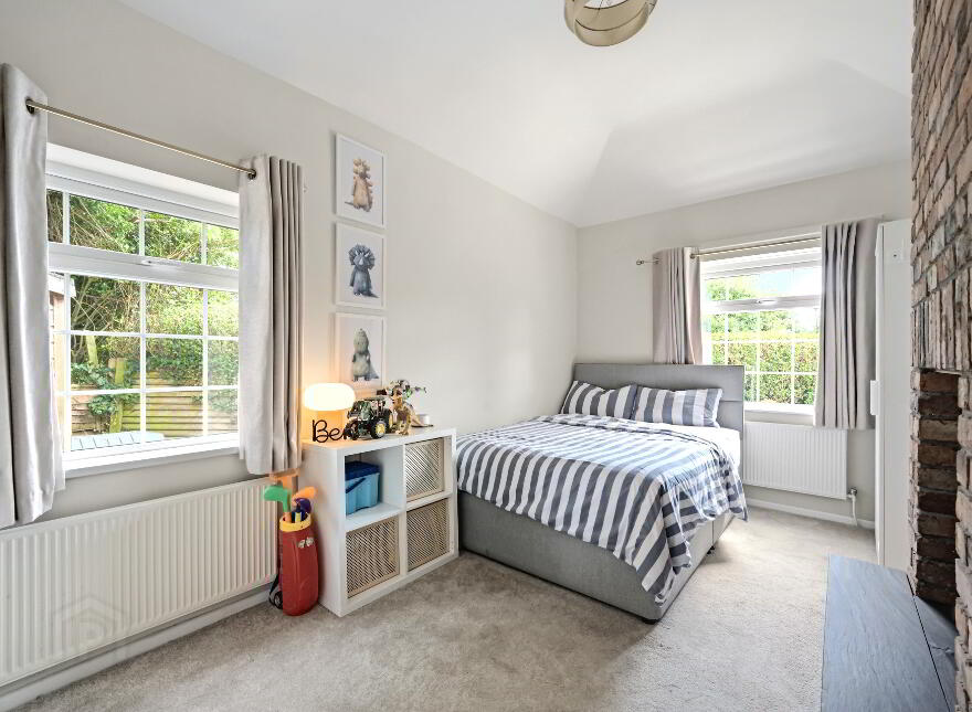 92 Dromore Road, Royal Hillsborough, BT26 6HU