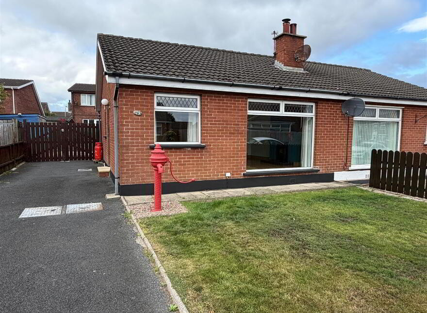 13 Albany Court, Bangor, BT19 6YJ photo