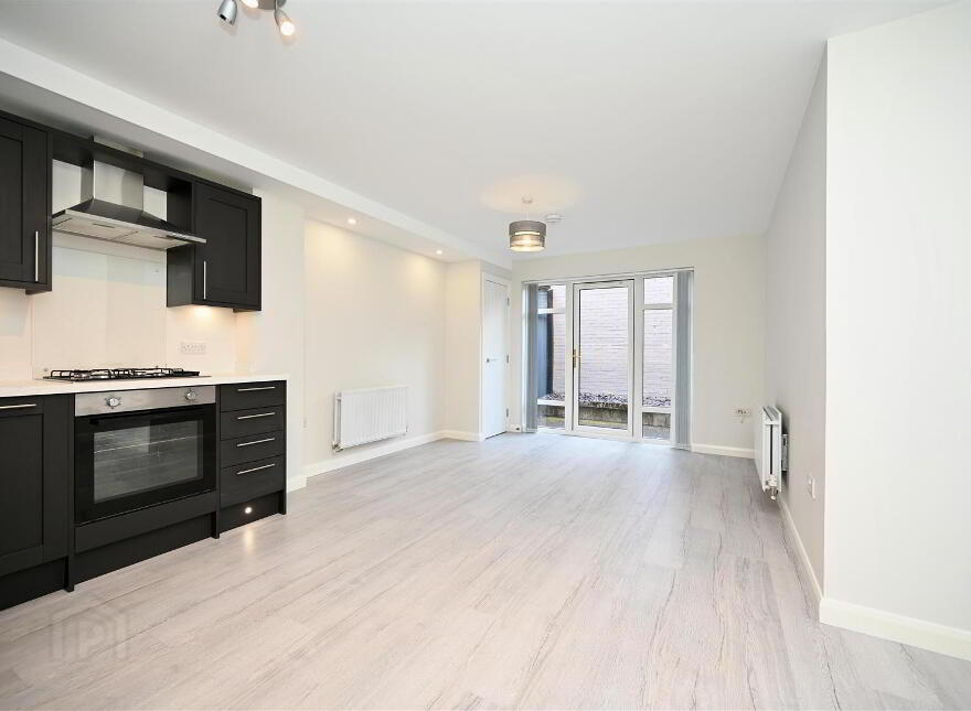 Apt 10, 39A Dundela Crescent, Belfast, BT4 3BN