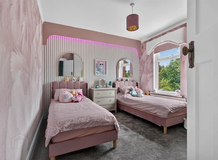 28 Sandhill Gardens, Belfast, BT5 6FF
