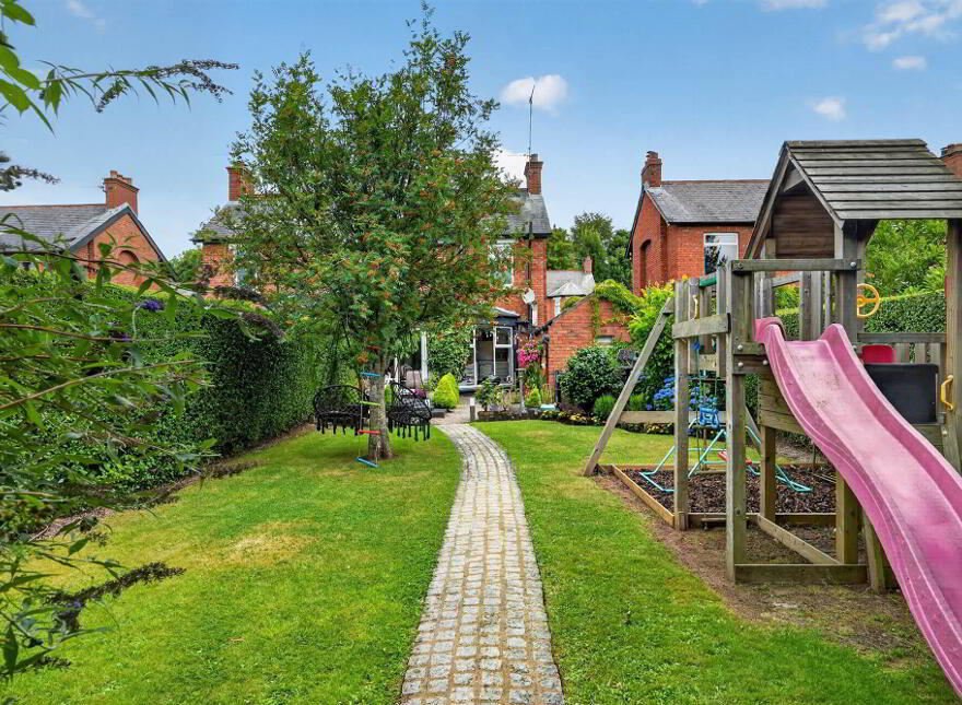 28 Sandhill Gardens, Belfast, BT5 6FF