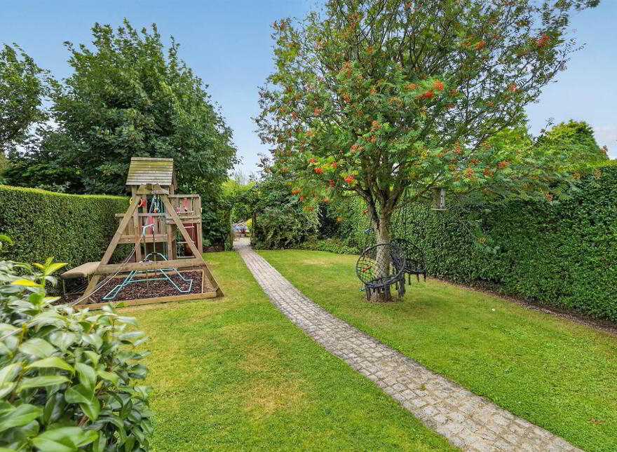 28 Sandhill Gardens, Belfast, BT5 6FF
