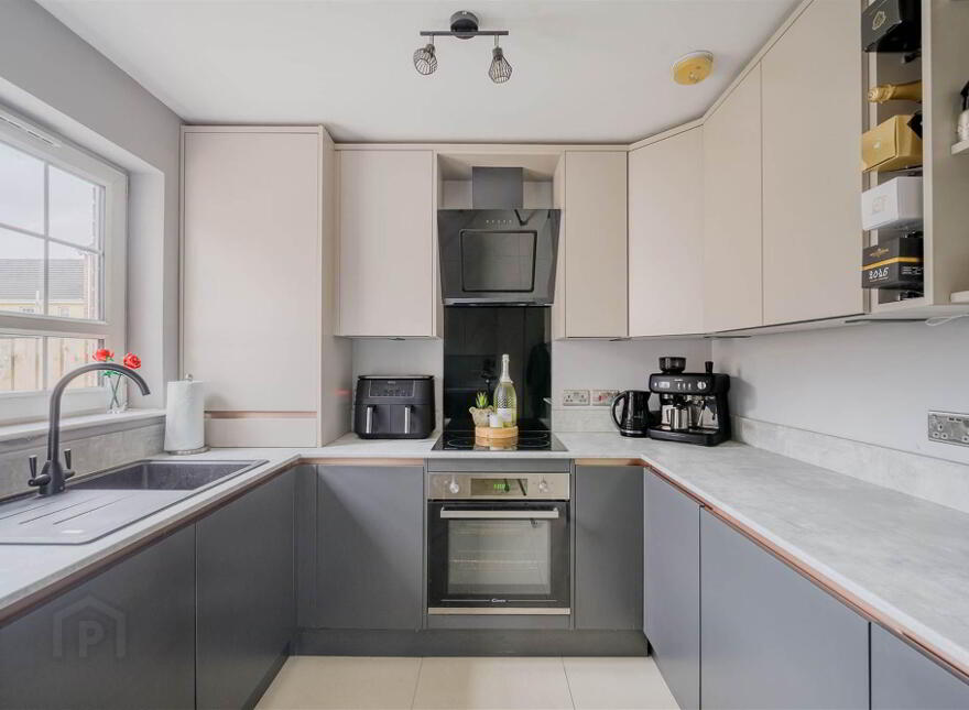40 Berkeley Hall Court, Lisburn, BT27 5QX