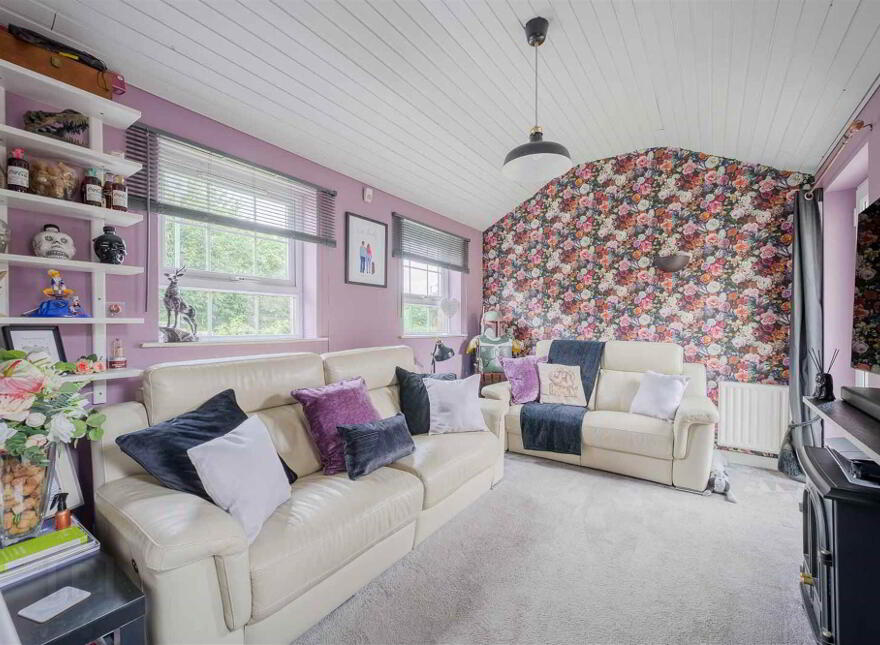 40 Berkeley Hall Court, Lisburn, BT27 5QX