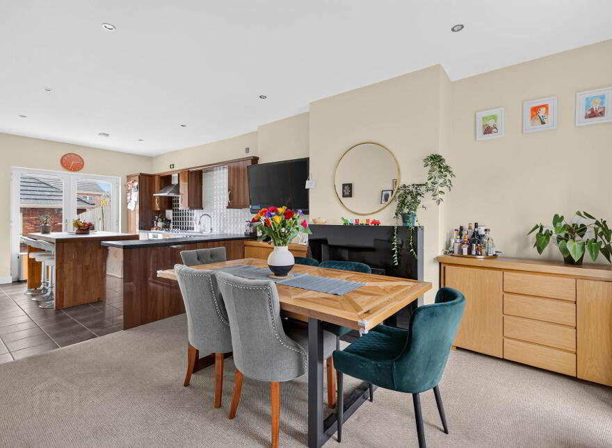 8 Holstein Crescent, Lisburn, BT28 2RS
