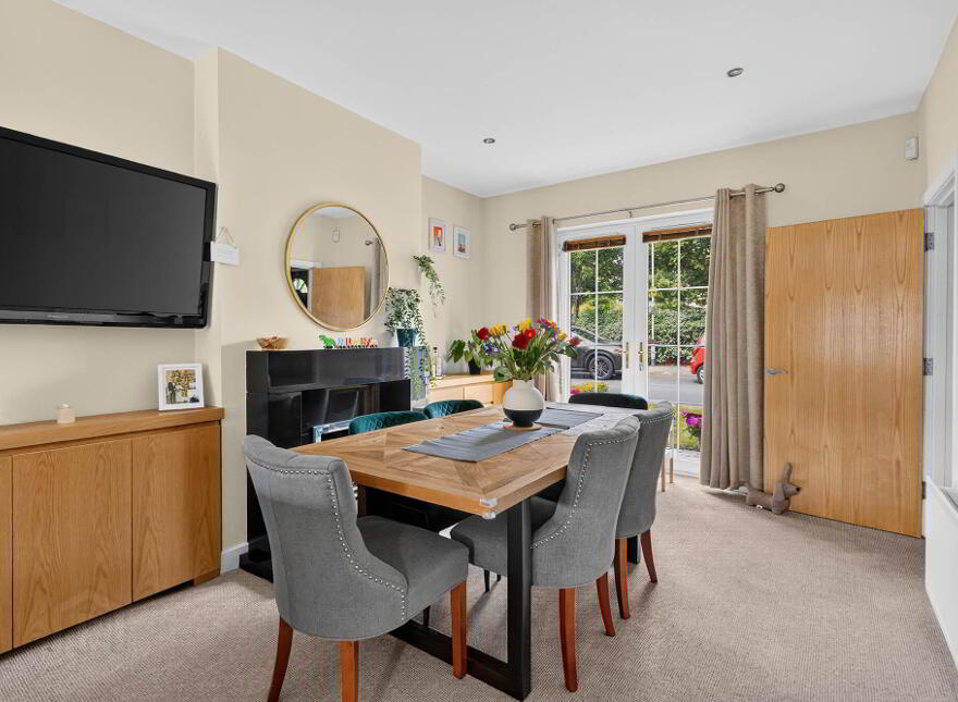 8 Holstein Crescent, Lisburn, BT28 2RS