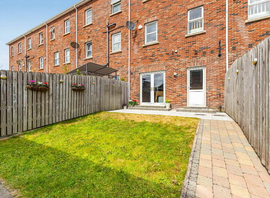 8 Holstein Crescent, Lisburn, BT28 2RS