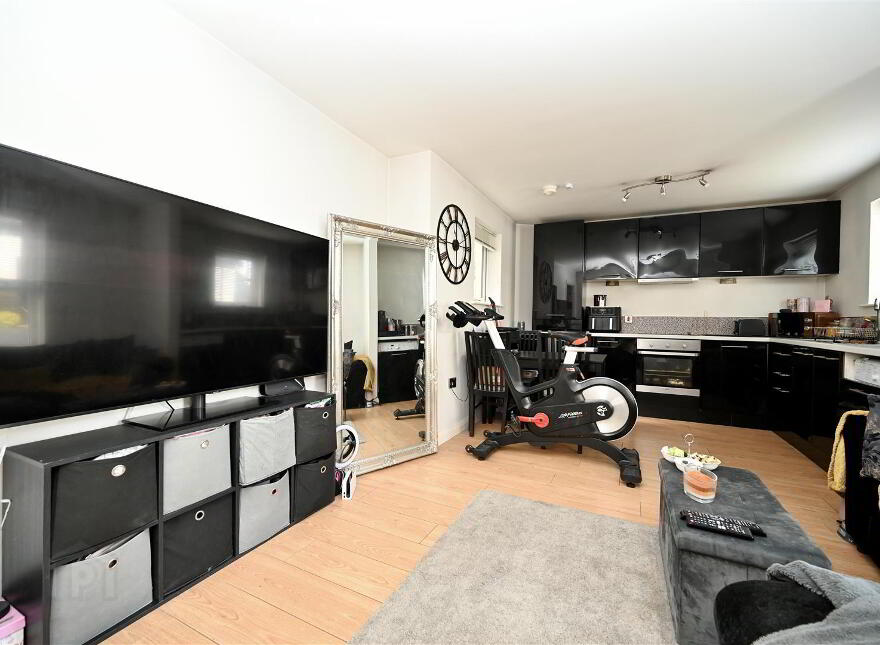 Apt 2, 61 Central Avenue, Bangor, BT20 3AU