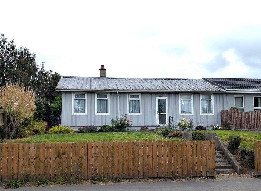 4 Mourneview Park, Tandragee, BT62 2BA photo
