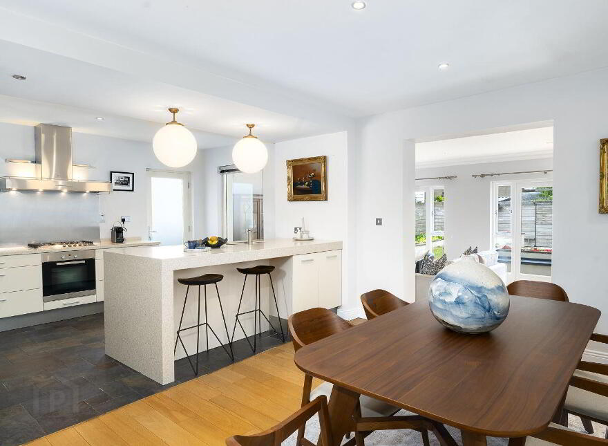 12 Beechwood Avenue Lower, Ranelagh, D06E862