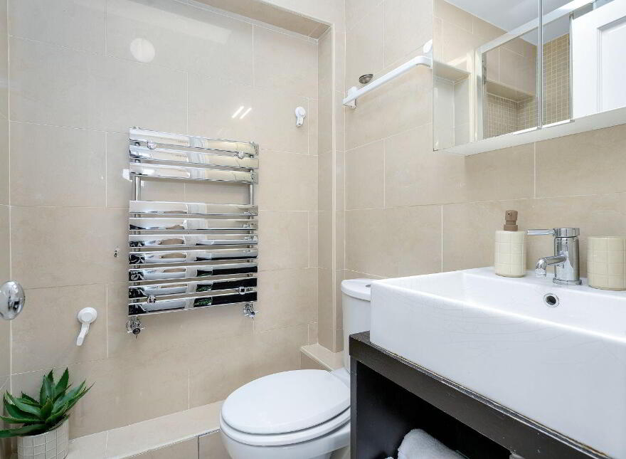 12 Beechwood Avenue Lower, Ranelagh, D06E862