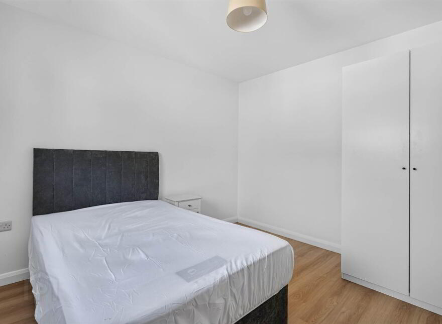 Apt 4, 4 Dayton Street, Belfast, BT13 2BX