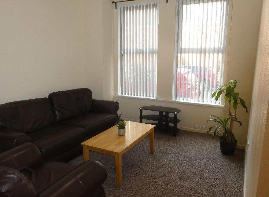 Flat 1, 2 Canterbury Street, Belfast, BT7 1LB photo