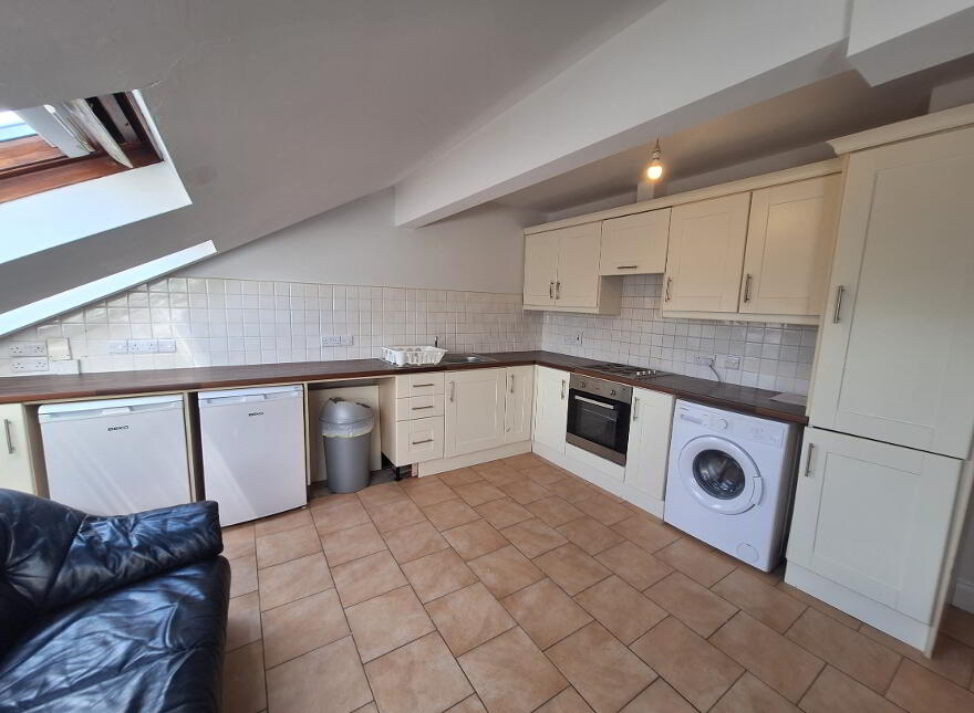49 Cromwell Road Apt 6, Belfast, BT7 1JX