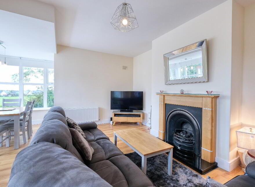 16 Saint Albans, Battery Road, N39A218
