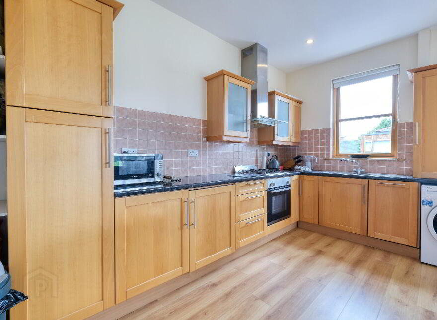 16 Saint Albans, Battery Road, N39A218