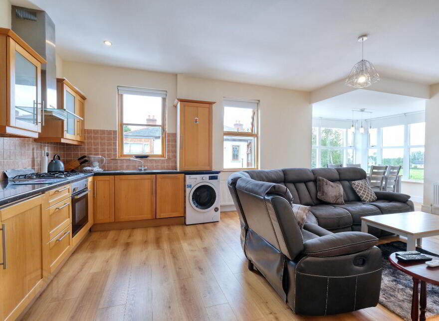 16 Saint Albans, Battery Road, N39A218