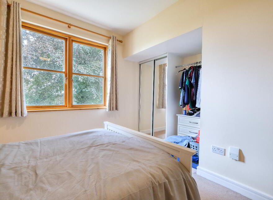 16 Saint Albans, Battery Road, N39A218