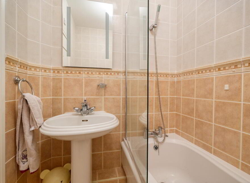 16 Saint Albans, Battery Road, N39A218