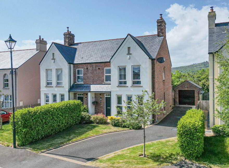 52 Hartley Hall Green, Greenisland, Carrickfergus, BT38 8FU