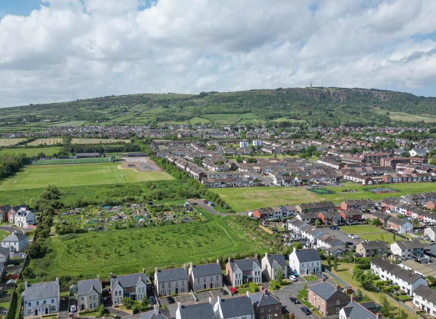 52 Hartley Hall Green, Greenisland, Carrickfergus, BT38 8FU