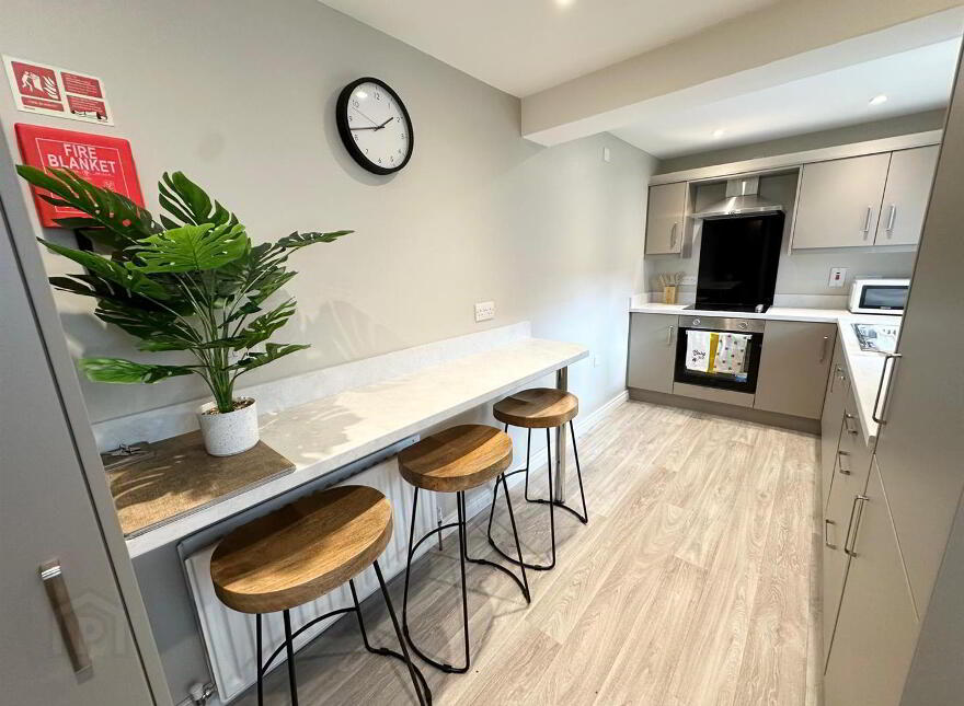 Room 5, 46 Portmore Street, Portadown, Craigavon, BT62 3NF