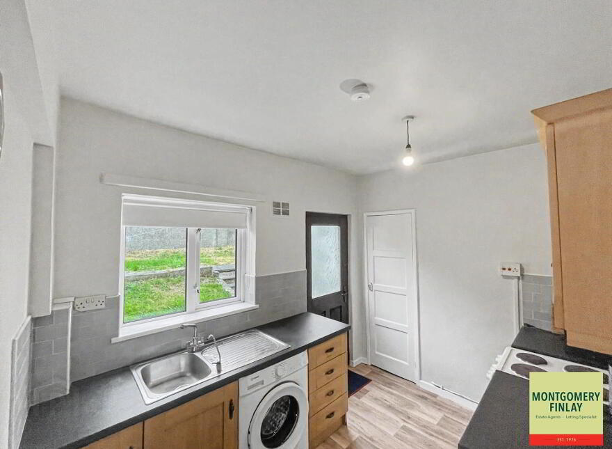 17 Derrin Road, Enniskillen, BT74 6AZ