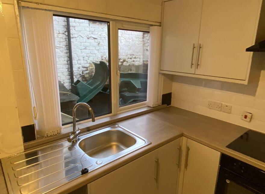 18 Woodvale Avenue, Belfast, BT13 3EW