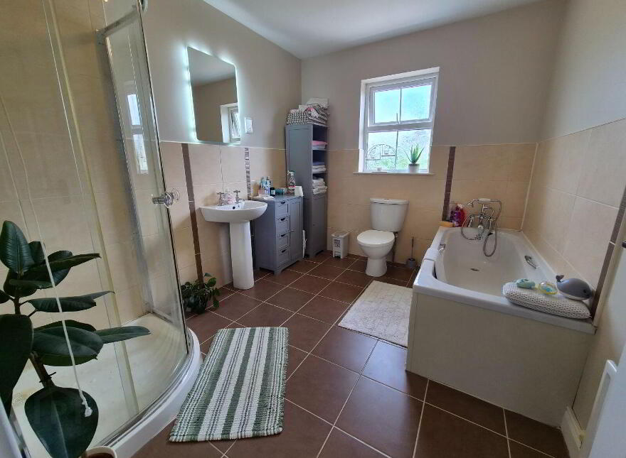 83 Coill Darach, Castleblayney, A75Y795