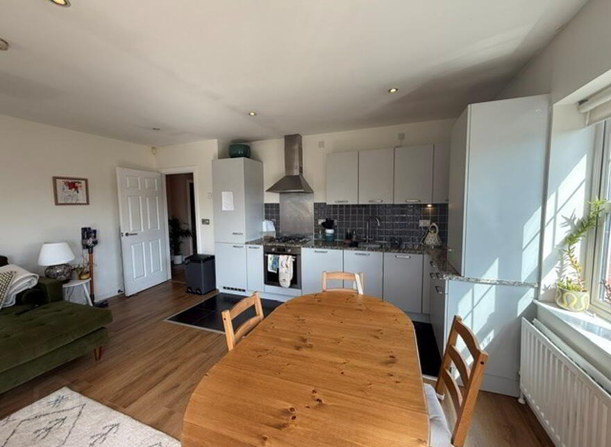 Apt 30, 19 Bridge House, Wellington Square, Belfast, BT7 3LL