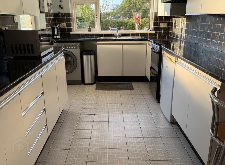 14 Ashgrove Park, Strabane, BT82 9EG
