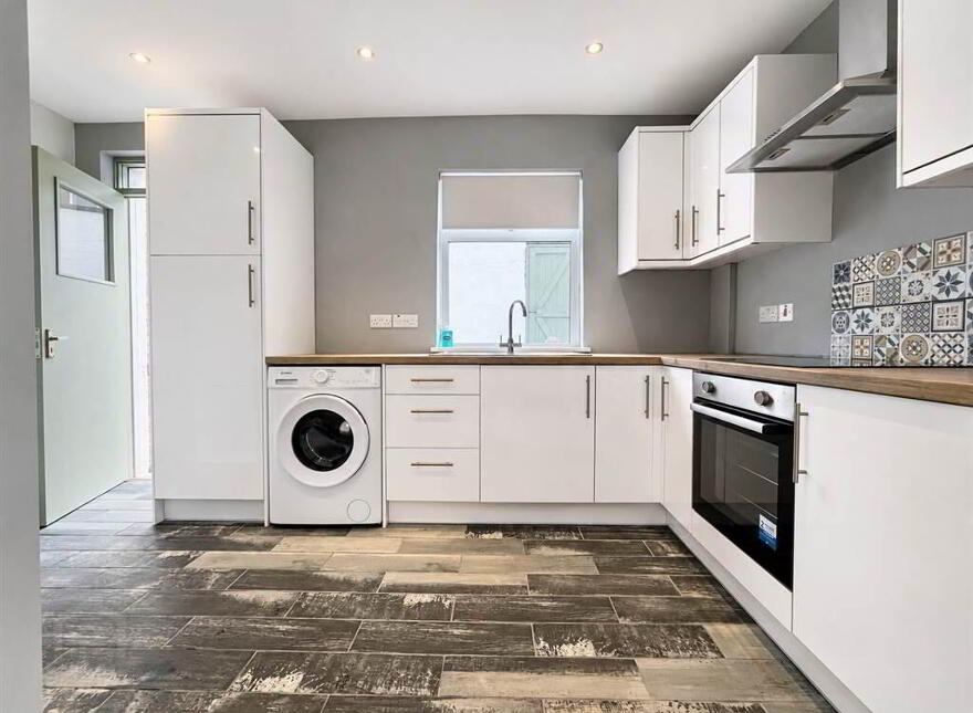 94 Abetta Parade, Belfast, BT5 5LA