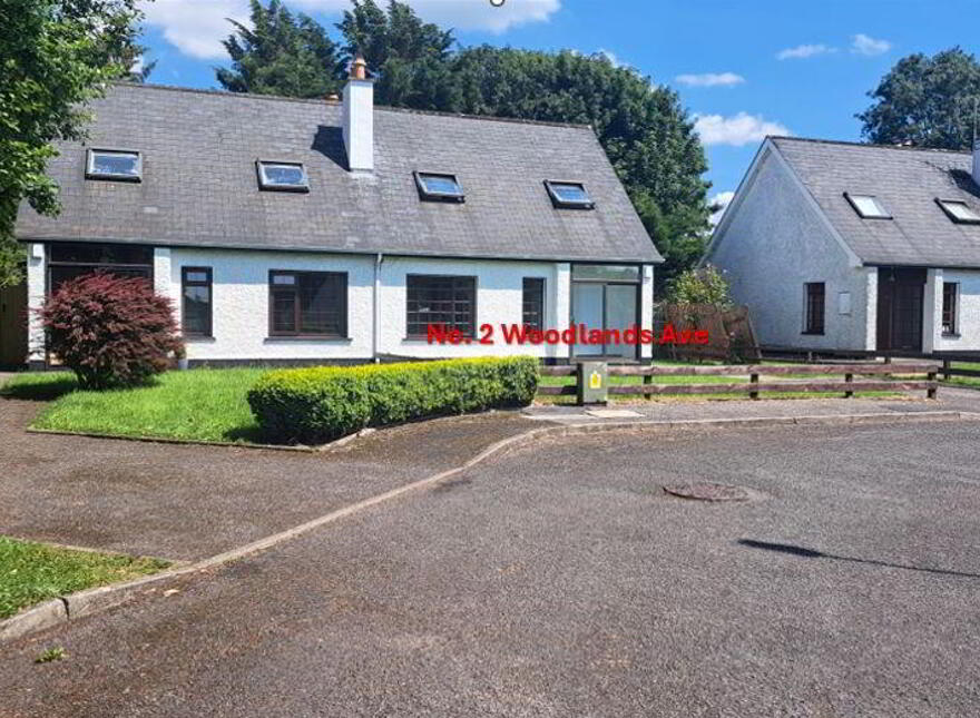 2 Woodlands Avenue, Dromahair, F91YE29