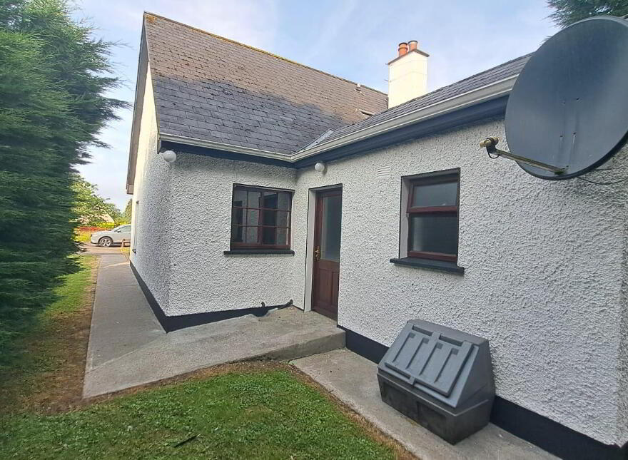2 Woodlands Avenue, Dromahair, F91YE29