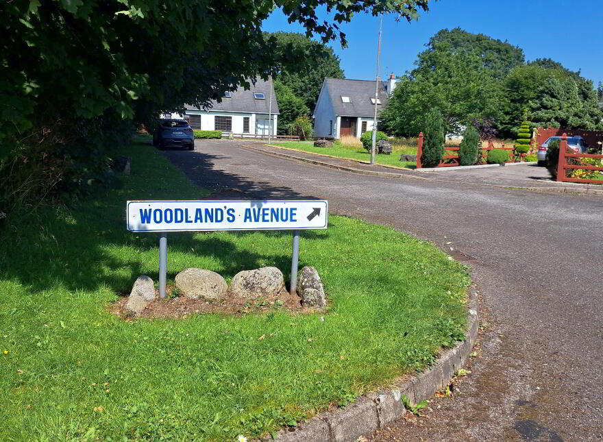 2 Woodlands Avenue, Dromahair, F91YE29