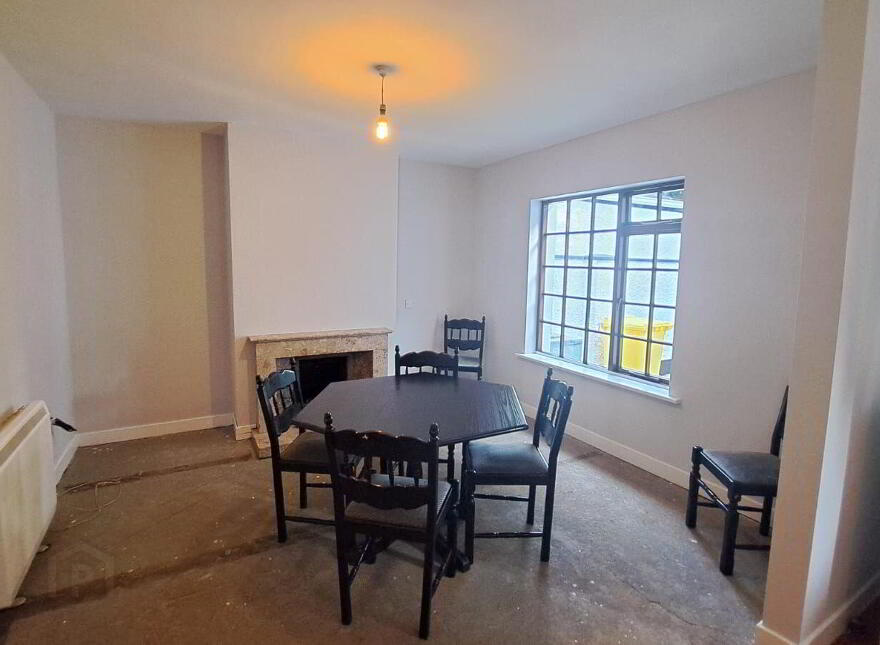 2 Woodlands Avenue, Dromahair, F91YE29