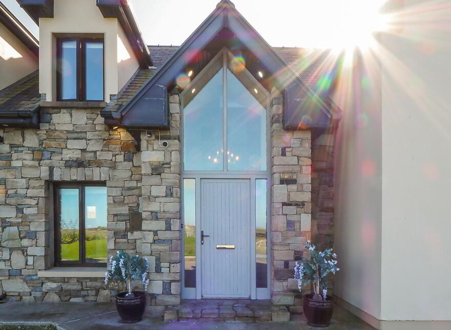 Gannoughs, Claddaghduff, H71F857