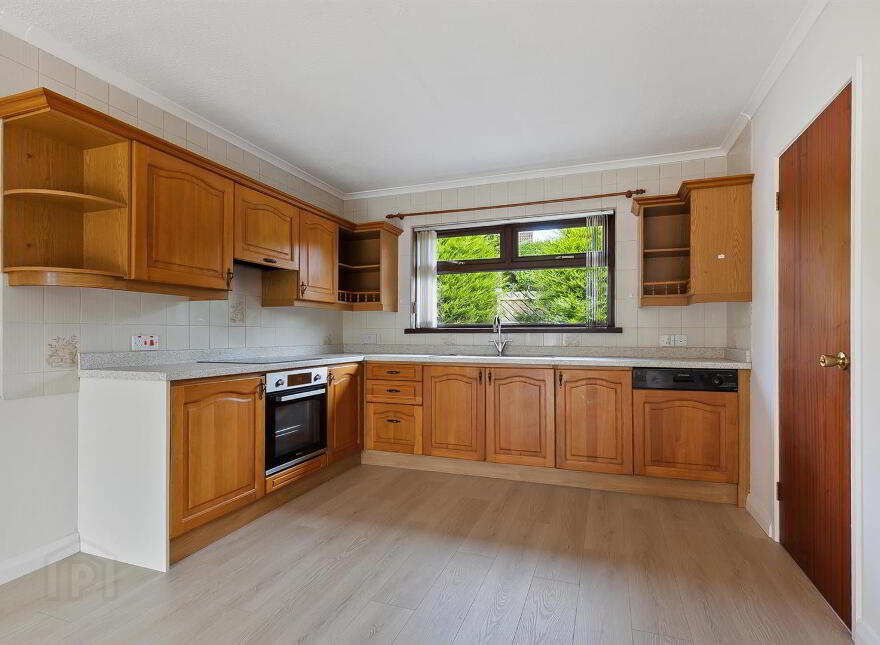 8 Bradford Gardens, Carrickfergus, BT38 9EH