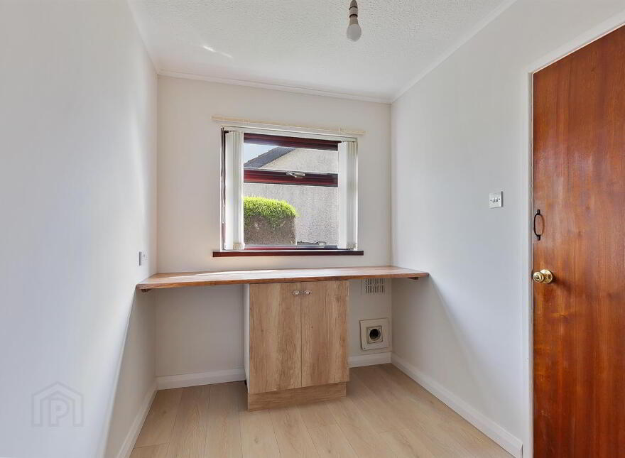 8 Bradford Gardens, Carrickfergus, BT38 9EH