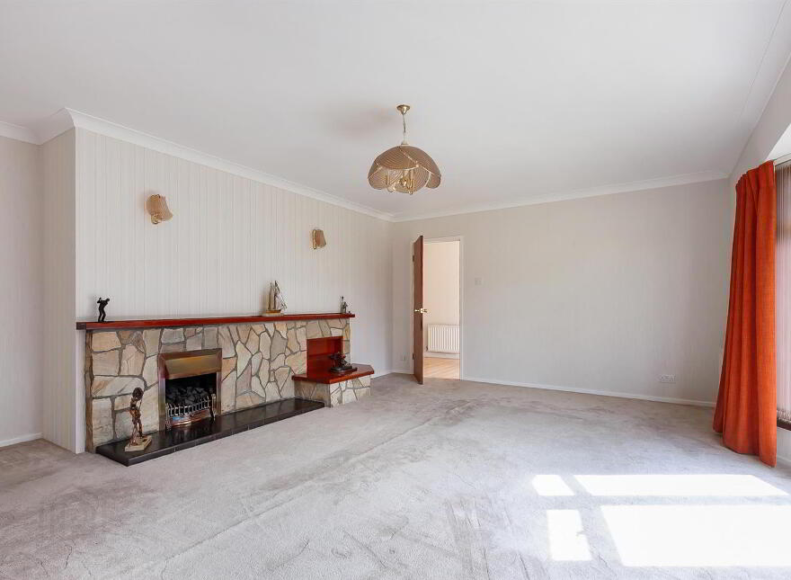 8 Bradford Gardens, Carrickfergus, BT38 9EH