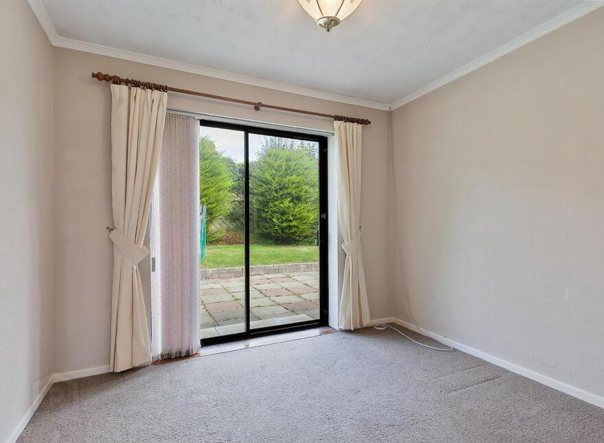 8 Bradford Gardens, Carrickfergus, BT38 9EH