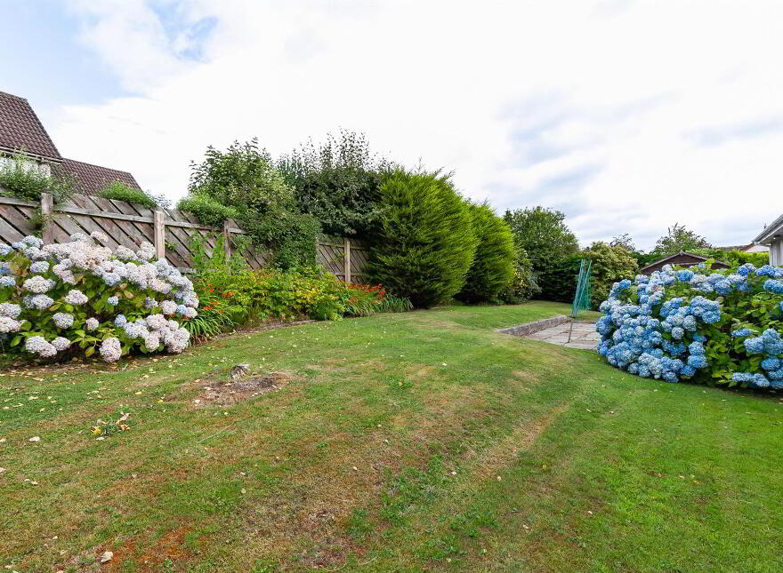 8 Bradford Gardens, Carrickfergus, BT38 9EH